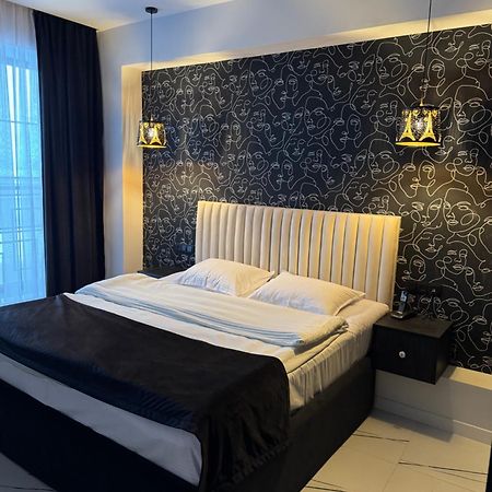 Отель Lux Plaza P'arak'ar Экстерьер фото