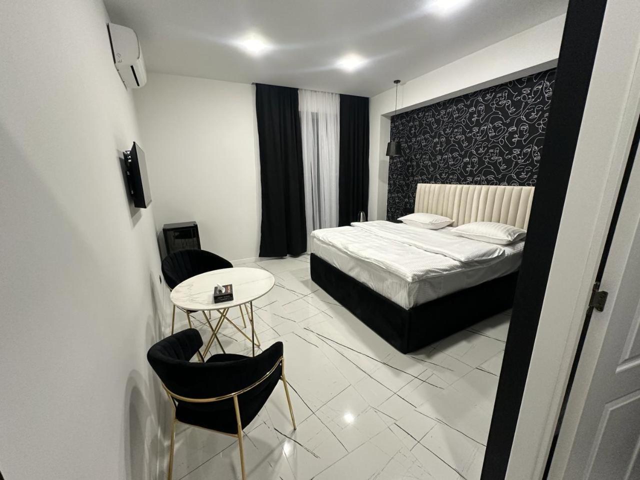 Отель Lux Plaza P'arak'ar Экстерьер фото