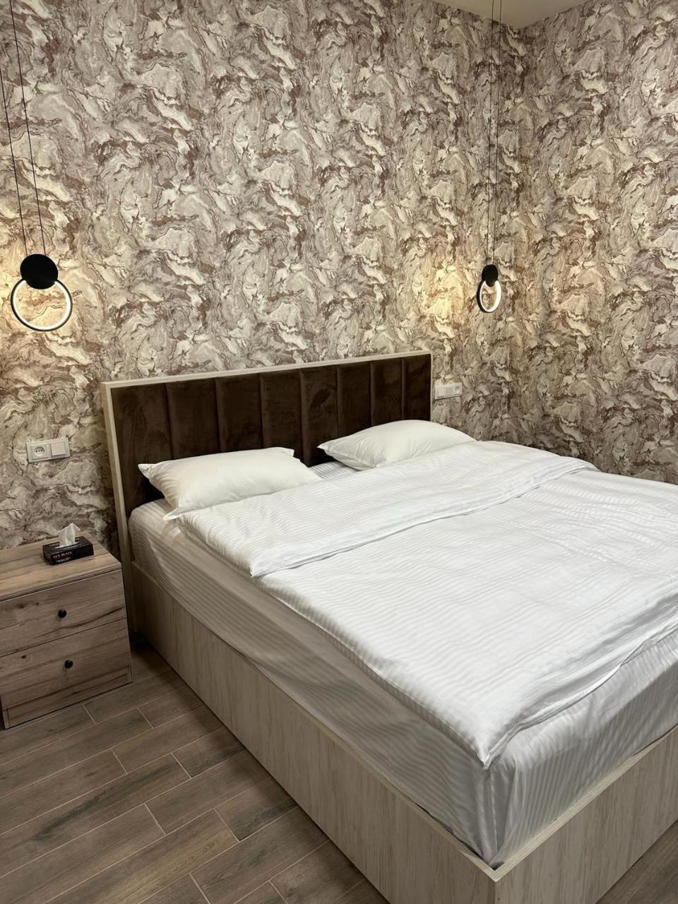 Отель Lux Plaza P'arak'ar Экстерьер фото