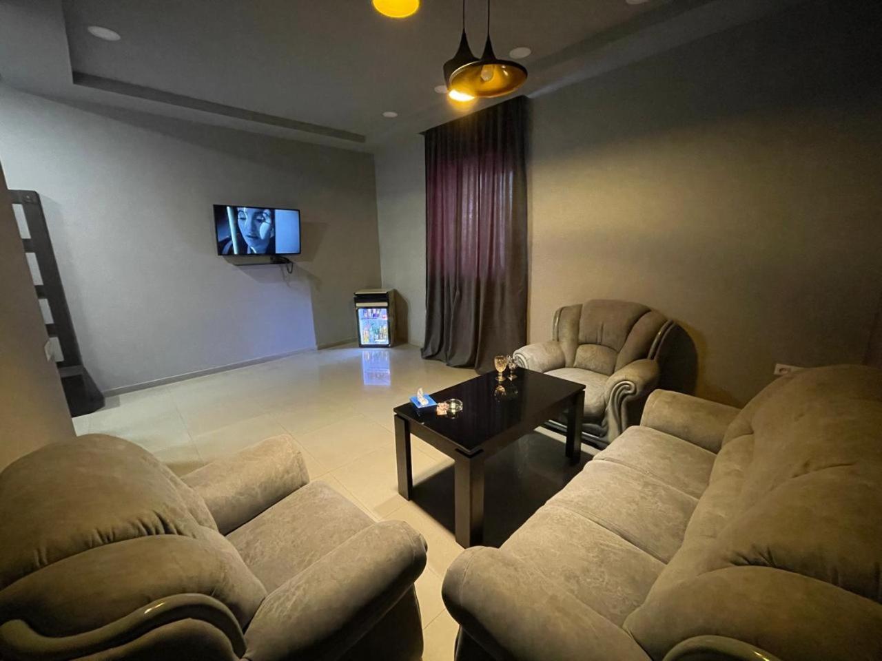 Отель Lux Plaza P'arak'ar Экстерьер фото