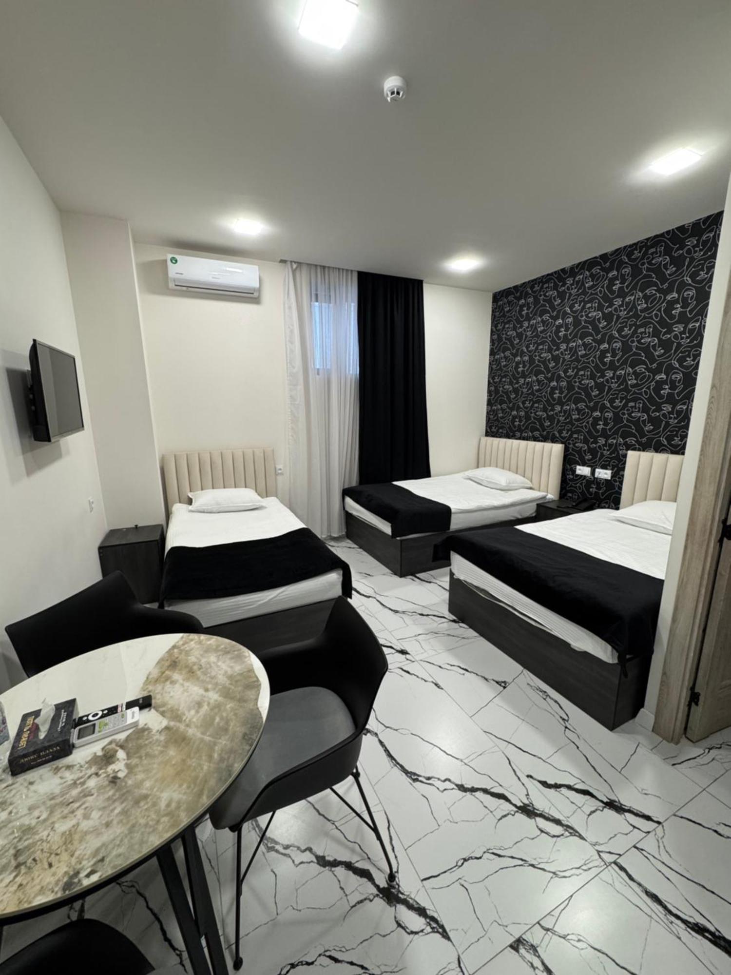 Отель Lux Plaza P'arak'ar Экстерьер фото