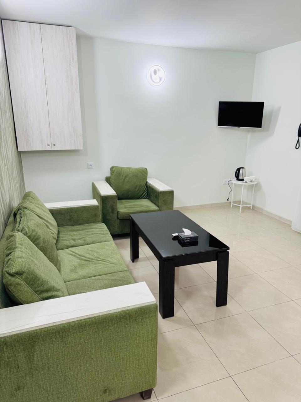 Отель Lux Plaza P'arak'ar Экстерьер фото
